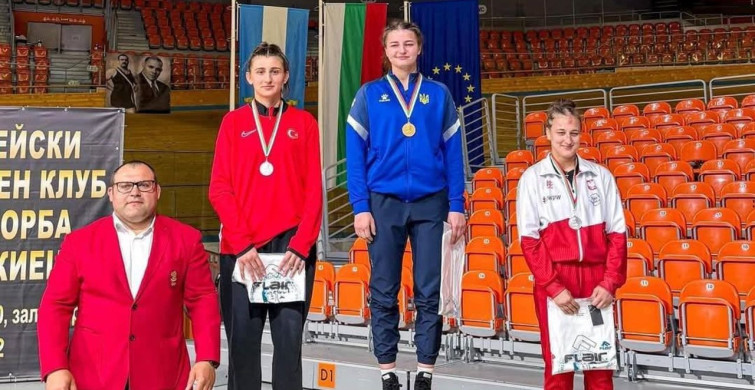 Erzincanlı Güreşçiler Bulgaristan'da Başarı Elde Etti