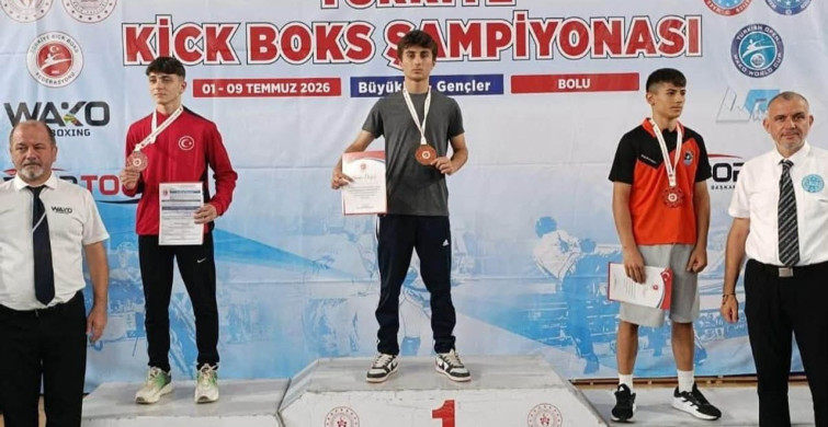 Erzincanlı kick boksçular Türkiye şampiyonasında büyük başarı elde etti