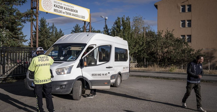Erzurum Polisi Okul Güvenliğini Sağlamak İçin Nöbette