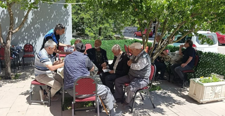 Erzurum polisi sahada: 'Dadaş kemer takar, her söze kanmaz'