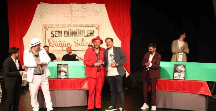 Erzurum Şehir Tiyatroları 'Hançer Havası' ile Ordu’da Sahne Aldı