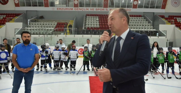 Erzurum'da 15 Temmuz anısına buz hokeyi turnuvası düzenlendi