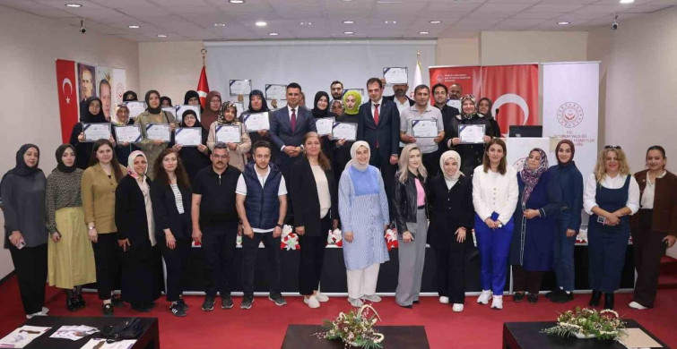 Erzurum'da Aile Buluşmaları Projesi Sertifika Töreni
