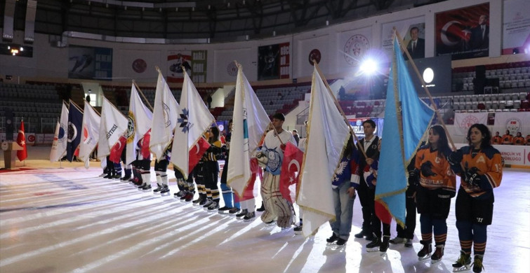 Erzurum'da Buz Hokeyi Kış Spor Oyunları Başladı