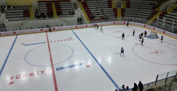 Erzurum'da Buz Hokeyi Kış Spor Oyunları Heyecanı