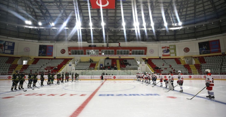 Erzurum'da Buz Hokeyi Kış Spor Oyunları Tamamlandı