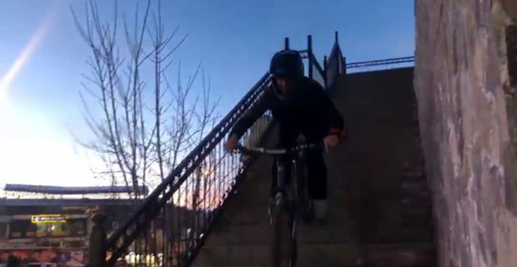 Erzurum'da Gençlerin Bisiklet Gösterisi