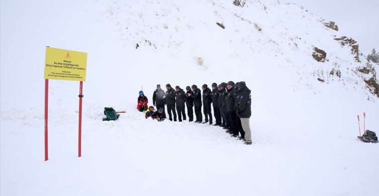 Erzurum'da Gönüllü Arama Kurtarma Ekibi Eğitimlerine Devam Ediyor