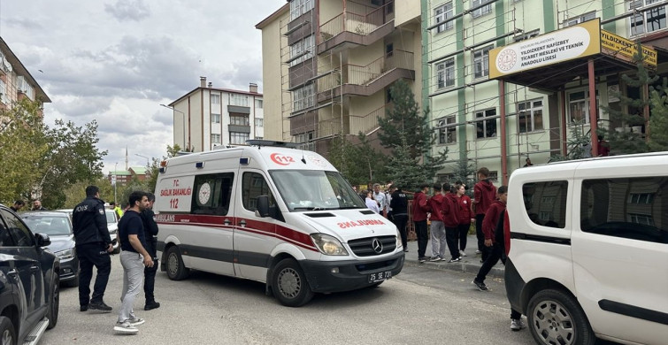 Erzurum'da Hızlı Sürüş Yapan 17 Yaşındaki Sürücüye 37 Bin Lira Ceza