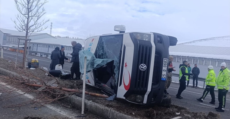 Erzurum'da Kamyonla Minibüs Çarpıştı: 7 Yaralı