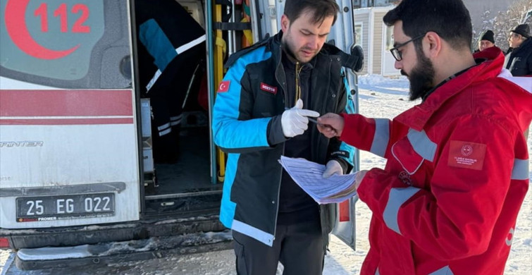 Erzurum'da Kar Engeli Aşıldı: Ambulans Helikopterle Hasta Kurtarıldı
