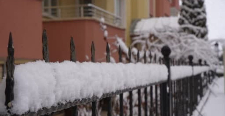 Erzurum’da Kar Yağışı Etkisini Sürdürüyor