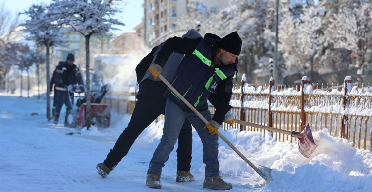 Erzurum'da Karla Mücadele Başladı