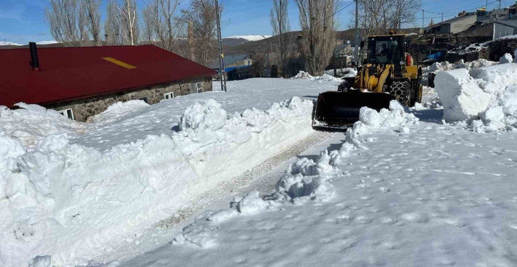 Erzurum’da Karla Mücadele Devam Ediyor