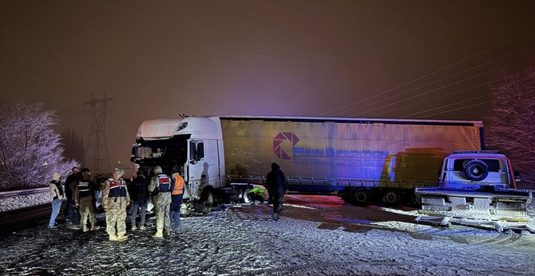 Erzurum'da Korkunç Kaza: 4 Kişi Hayatını Kaybetti