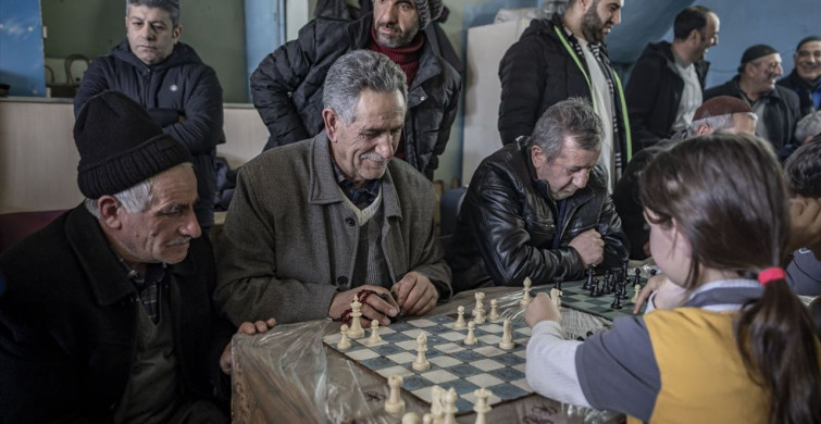 Erzurum'da Kuşaklar Arası Satranç Mücadelesi
