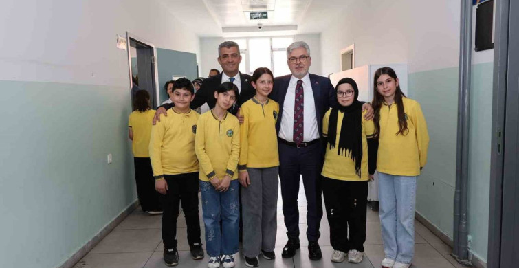 Erzurum'da millî eğitim bakan yardımcısı öğrencilerle buluştu