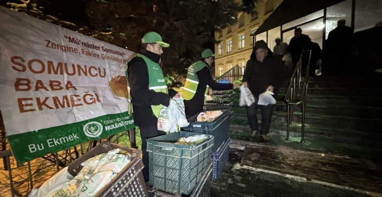 Erzurum'da Miraç Kandili'nde Somuncu Baba Sebil Ekmeği İkramı