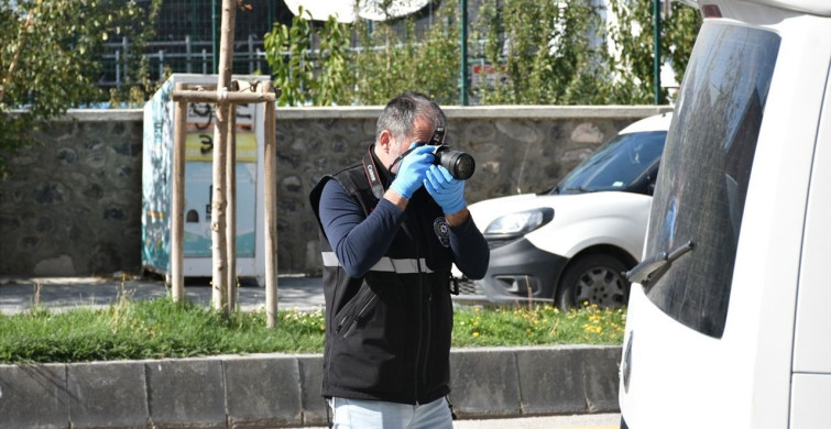 Erzurum'da Park Halindeki Araçta Bir Kişinin Ölü Bulunması