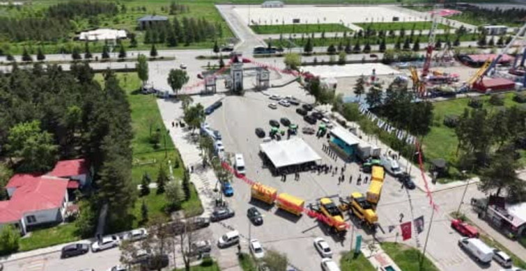 Erzurum'da Tarımda Yenilik: İki Biçerdöver ve Dört Römork Hizmete Alındı