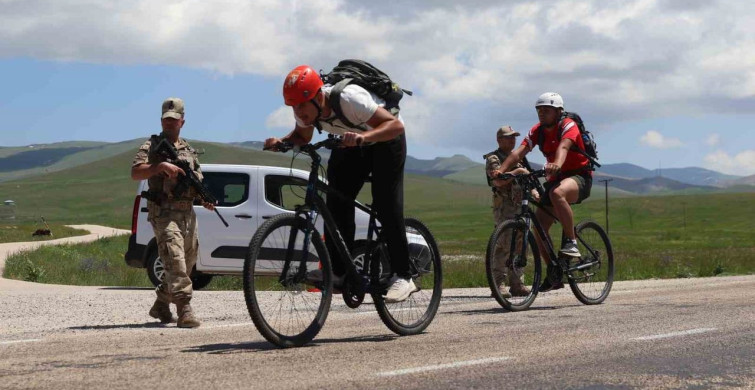 Erzurum'da 'terörsüz Türkiye' vizyonuyla 20 km bisiklet yarışı yapıldı