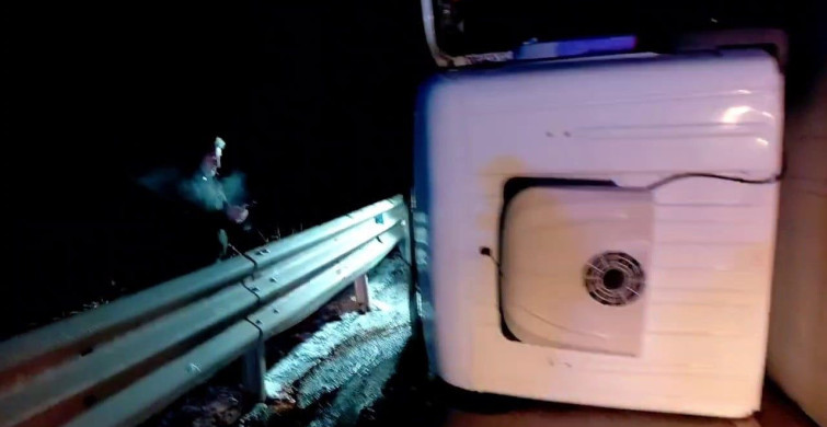 Erzurum'da Tır Devrildi: 1 Yaralı