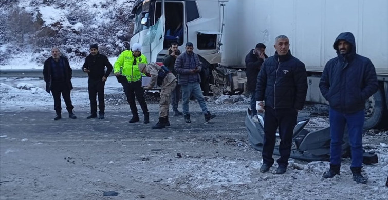 Erzurum'da TIR ve SUV Çarpıştı: 6 Yaralı