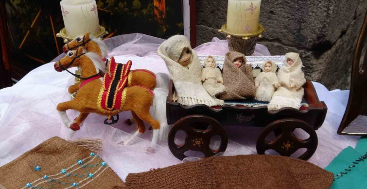 Erzurum'da 'Yaşayan değerlerin sanat yolculuğu' sergisi yoğun ilgi görüyor