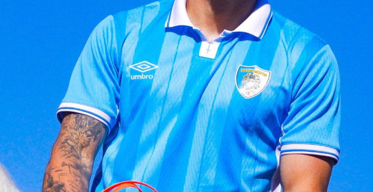 Erzurumspor FK, yeni sezonun 'Gökbörü' formasını tanıttı