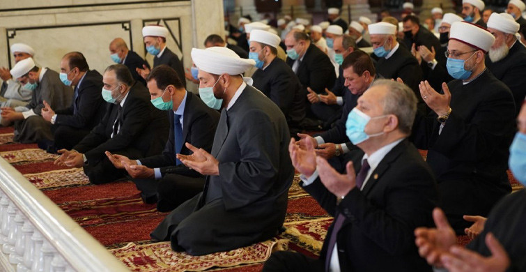 Esad, Ramazan Bayramı Namazını Emevi Camii'nde Kıldı