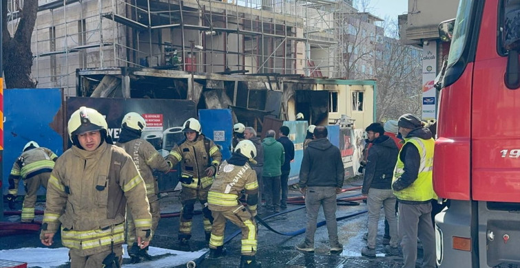 Esenler'deki İnşaat Şantiyesinde Yangın: İşçi Konteyneri Küle Döndü