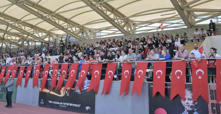 Esenyurt’ta 19 Mayıs Bayramı Coşkuyla Kutlandı