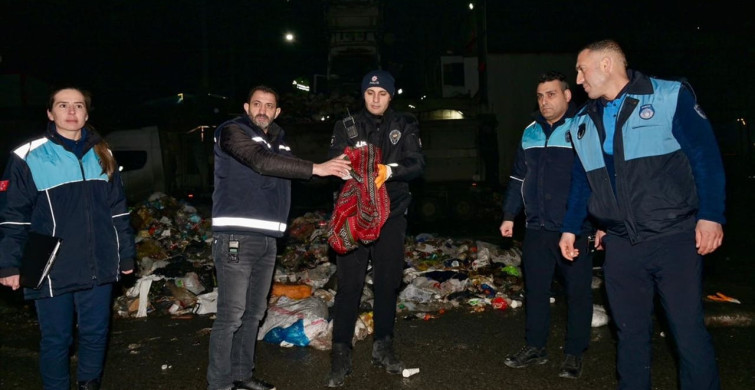 Esenyurt'ta Çöpe Atılan Değerli Altınlar Sahibine Ulaştırıldı