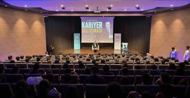 Esenyurt'ta Gençlerle Kariyer Buluşması