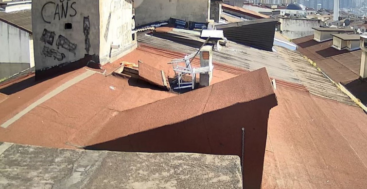 Esenyurt'ta Hırsızlık Olayı: Çatıdan Asansör Parçaları Çalındı