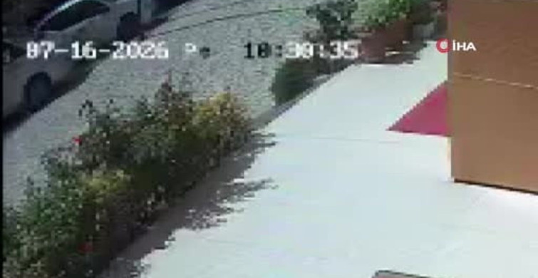 Esenyurt'ta yaşlı adama silahlı saldırı anları güvenlik kamerasında