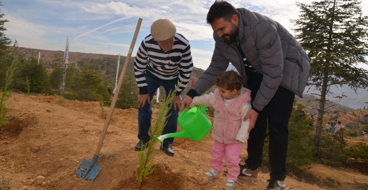 Eskişehir Orman Yangını Şehidine Anma Fidanları Dikildi