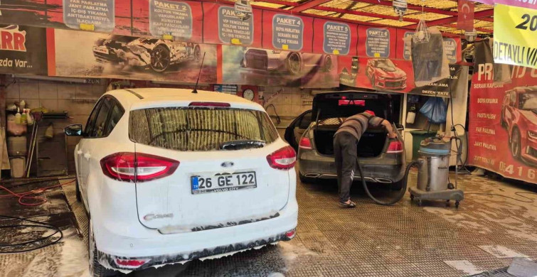 Eskişehir oto yıkamacıları gurbetçileri bekliyor