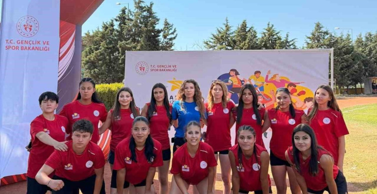 Eskişehir ragbi kadın takımı namağlup şampiyon oldu
