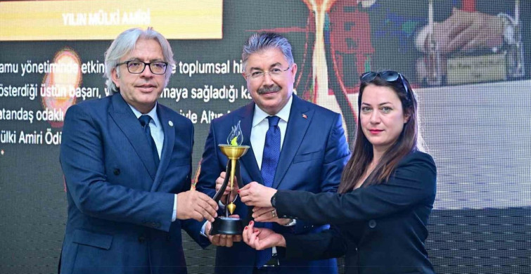 Eskişehir Valisi Dr. Erdinç Yılmaz, Yılın Mülki İdare Amiri Ödülünü Aldı