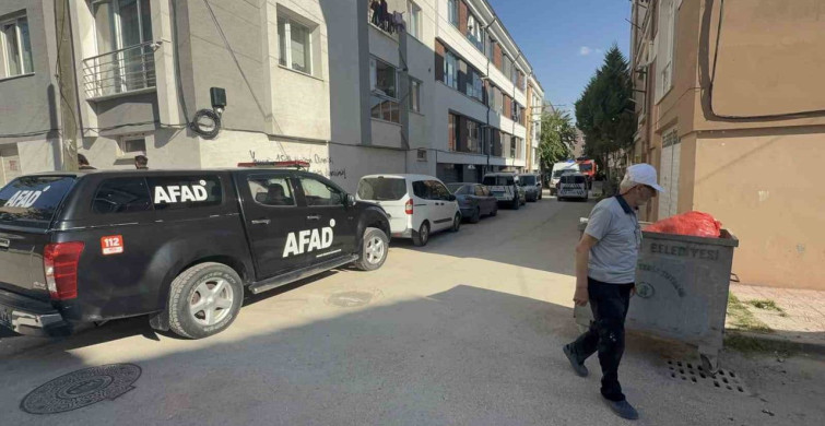 Eskişehir'de Apartman Girişinde Yangın: 2 Kişi Dumandan Etkilendi
