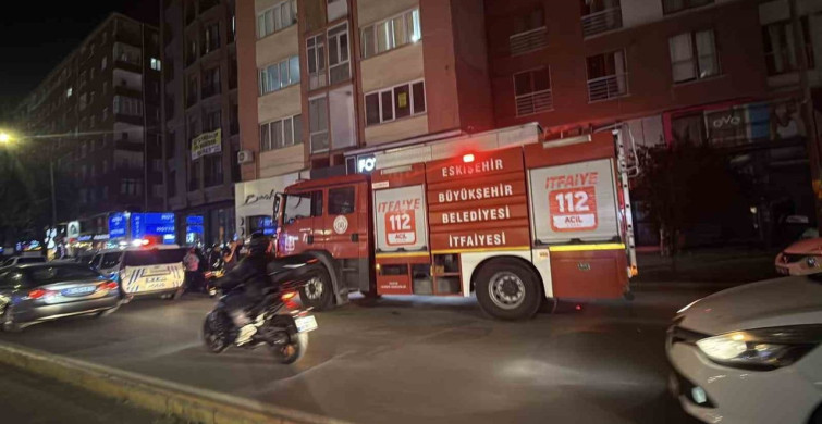 Eskişehir'de apartmanda yangın: bina tahliye edildi