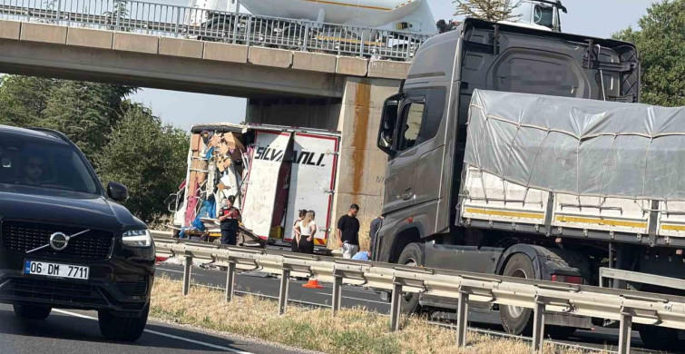 Eskişehir'de arıza yapan kamyonete tır çarptı: 1 yaralı