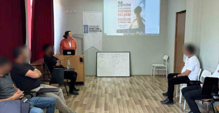Eskişehir’de denetimli serbestlik yükümlülerine uyuşturucuyla mücadele semineri düzenlendi