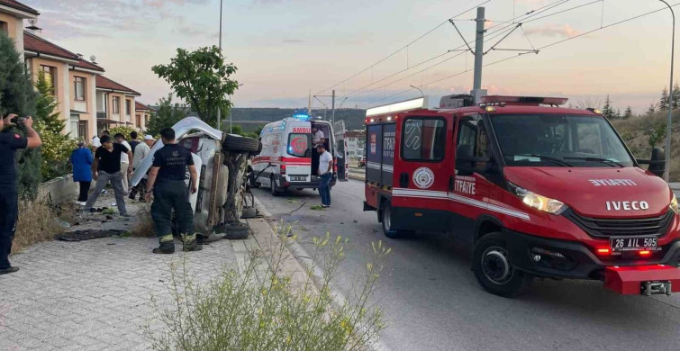 Eskişehir'de direksiyon hakimiyetini kaybeden genç sürücü yaralandı