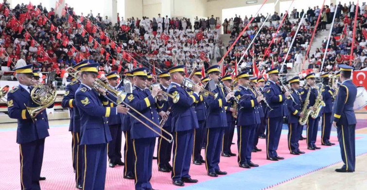 Eskişehir’de Gençlik ve Spor Bayramı Coşkusu