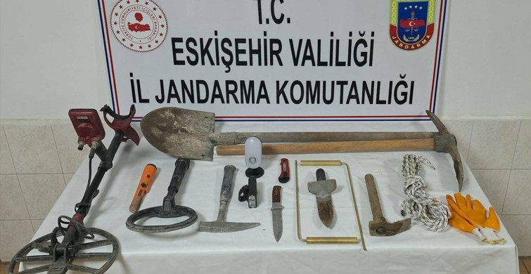 Eskişehir'de Kaçak Kazı Operasyonu: 3 Kişi Yakalandı