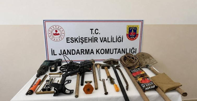 Eskişehir'de kaçak kazı yapan 3 şüpheli suçüstü yakalandı
