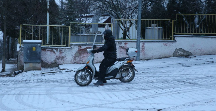 Eskişehir'de Kar Yağışı Hayatı Etkiledi