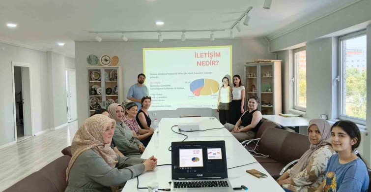 Eskişehir’de kursiyer kadınlara aile içi iletişim ve dijital bağımlılık eğitimi gerçekleştirildi